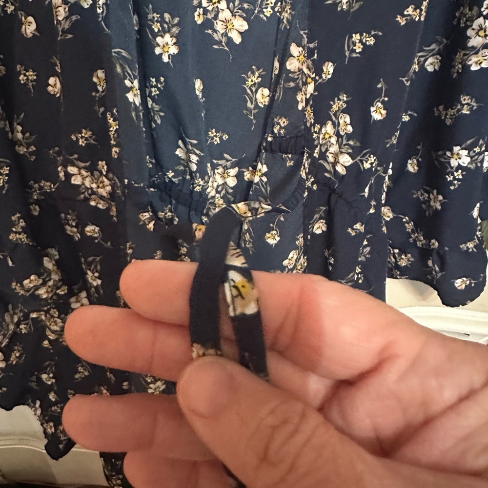 Kimono Tie Top / Navy Floral / Size S-M / Brand Unknown / EUC - Picture 2 of 6